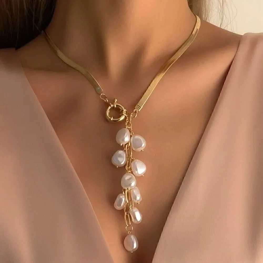 Pearl drop necklace  A247
